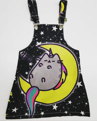 overol gato en la luna